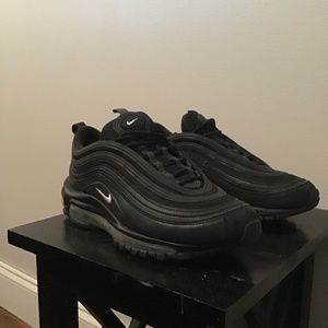 Black air max 97